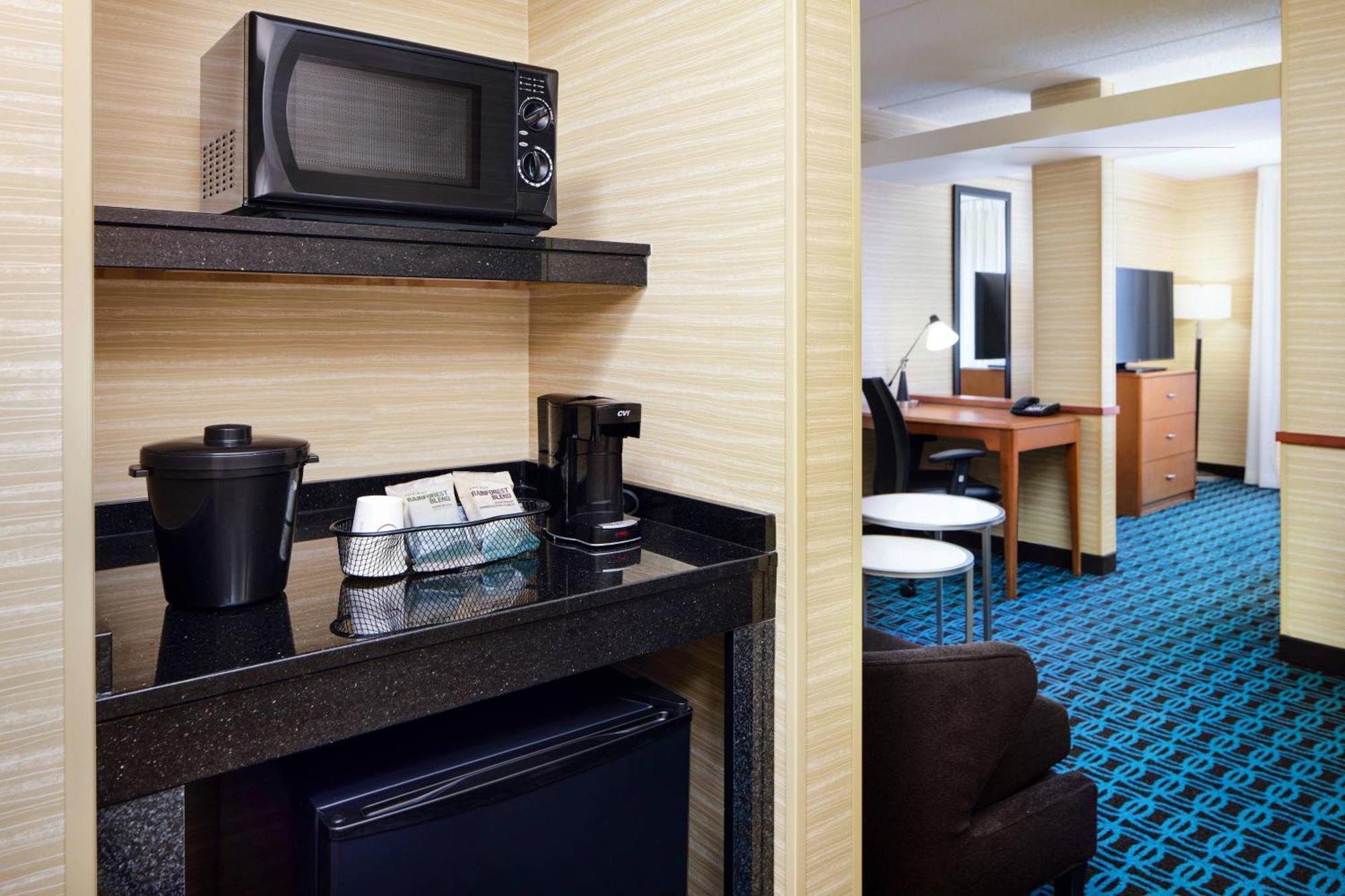 Fairfield Inn And Suites By Marriott Plainville Exteriör bild